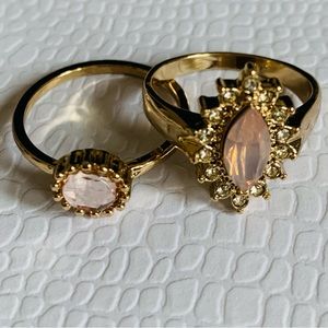 Set of 2 Costume Jewelry Earrings